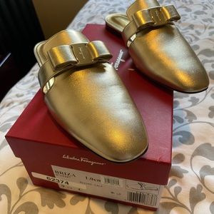 BRAND NEW Ferragamo gold mules